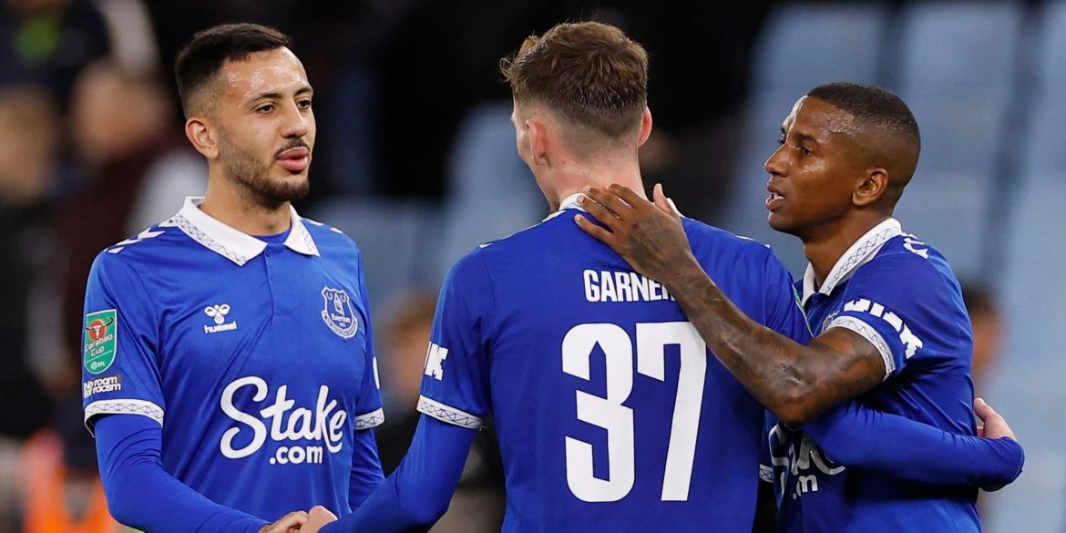 "Terrific" £25k-p/w Everton star now pictured in training before Brentford