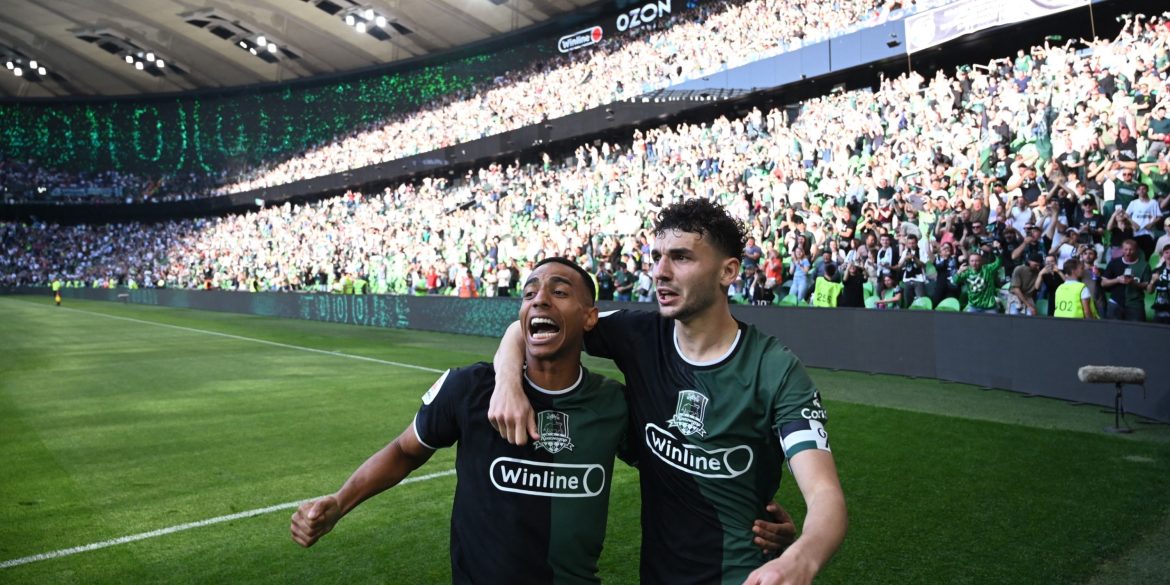 Contact made: Leeds now plotting last-gasp offer to sign "underrated" star