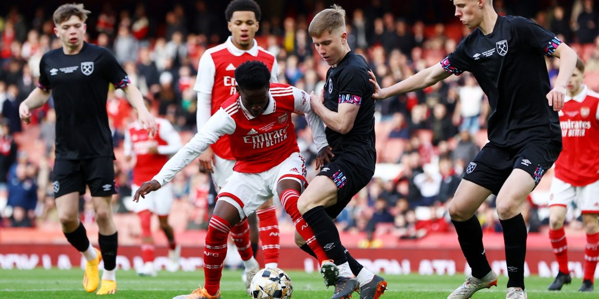 Newcastle make first offer for "exciting" new gem for Howe in bargain move